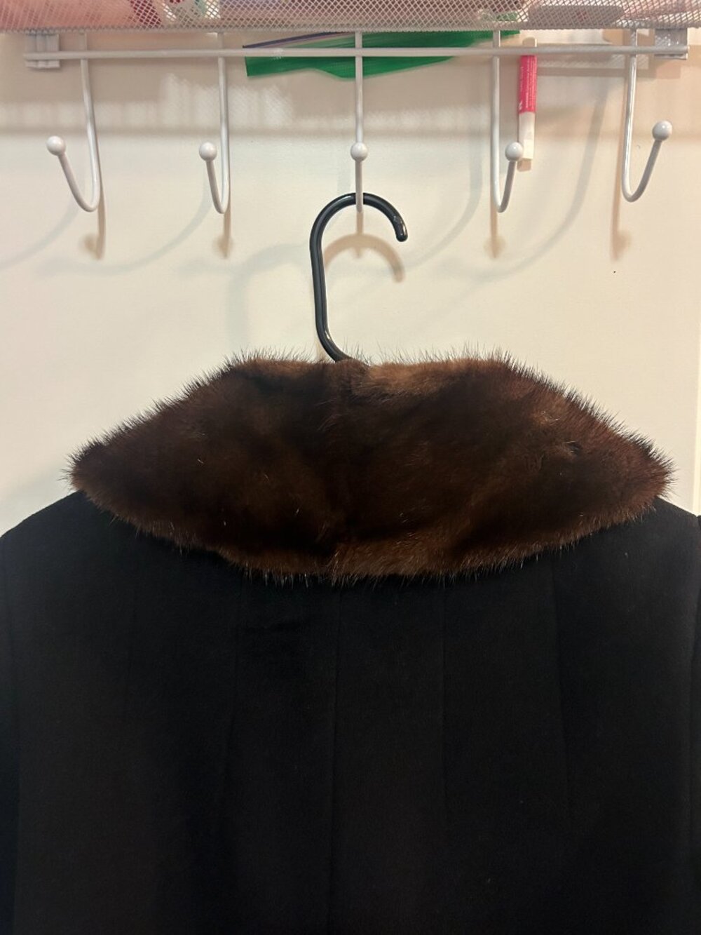 DKNY Black 100% Wool Coat Real Mink Fur Collar Cuffs Size 6 Luxury Vintage - Picture 7 of 13